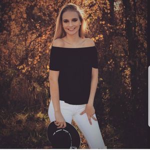 Meet your Posher, Lacie